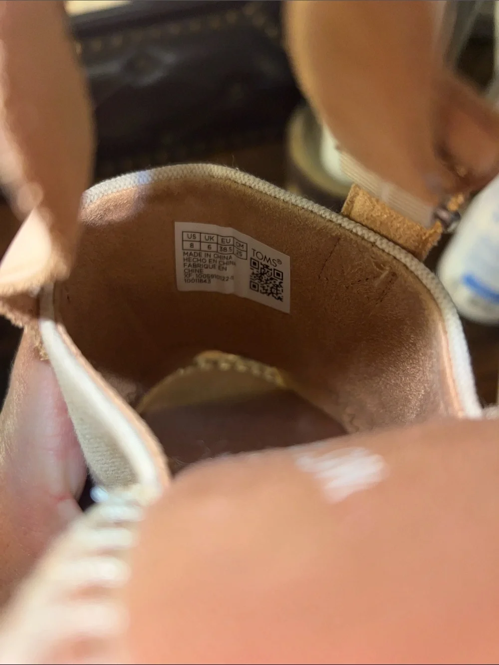 EUC! TOMS Canvas Espadrille Wedge Sandals in Cream- size 8!